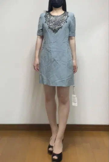Laula 비즈 자수 반팔 원피스