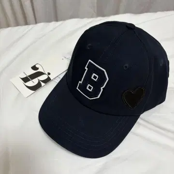 Bibiy. 네이비 캡