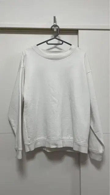 DOOPZ 화이트 크루넥 맨투맨 S 긴팔 맨투맨