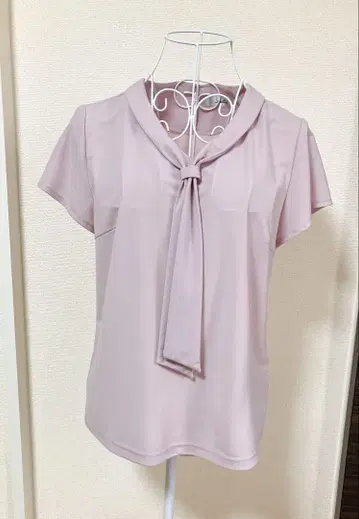 최근 모델 Leliian 레리안 드레이프감 보타이 블라우스 사이즈 9호