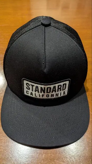 STANDARD CALIFORNIA 메쉬 캡 [블랙 색상]