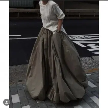 나일론 벌룬 볼륨 스커트 카키 etretokyo