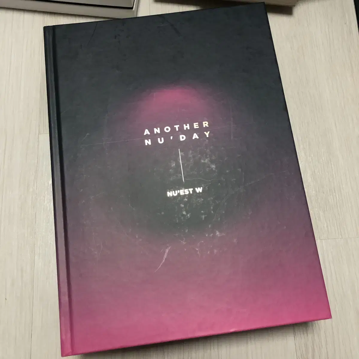 NU'EST W Photobook