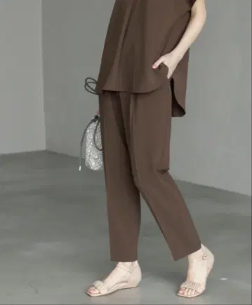 슬림 레그 이지 테이퍼드 팬츠