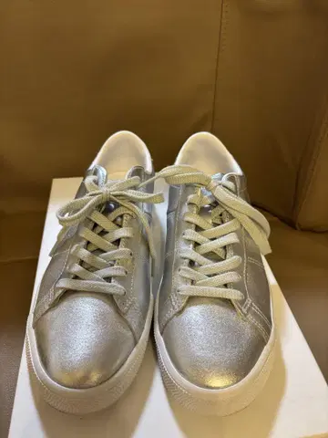오니츠카타이거 스니커즈 실버 25.5cm
