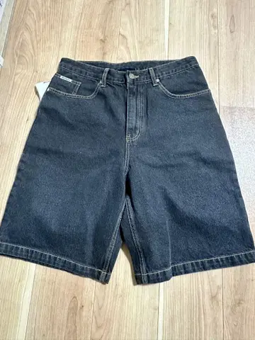 WKNDRS 하프 팬츠