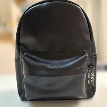 질스튜어트 블랙 백팩