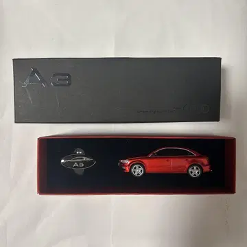 아우디 A3 미니카 빨간색 8.5cm와 핀 배지 세트