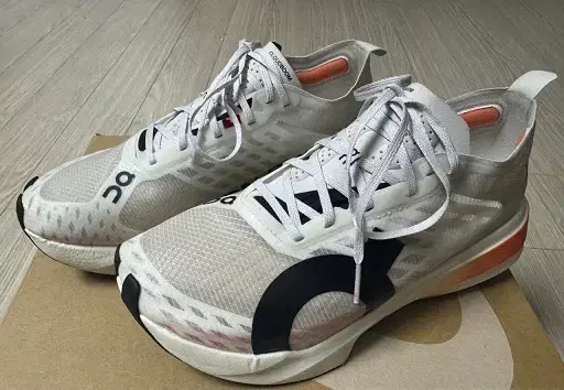 On Running Cloudboom / Saucony Endorphin