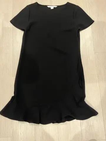 다이앤 폰 파스텐버그 밑단 프릴 원피스