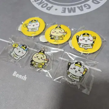치이카와 토끼 하치와레 한신 타이거즈 콜라보 캔뱃지 아크릴 스탠드 컴프