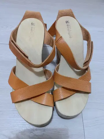 트리픈 trippen 가죽 우드 밑창 샌들 38/약 24.5cm