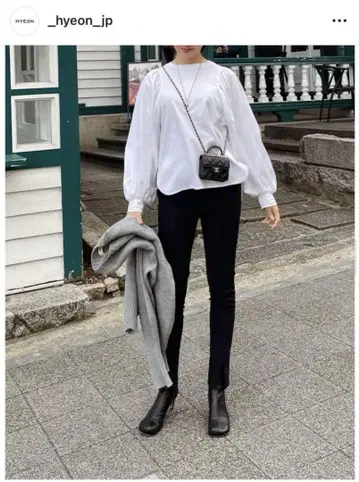 Hyeon croissant long tee 화이트 롱 T