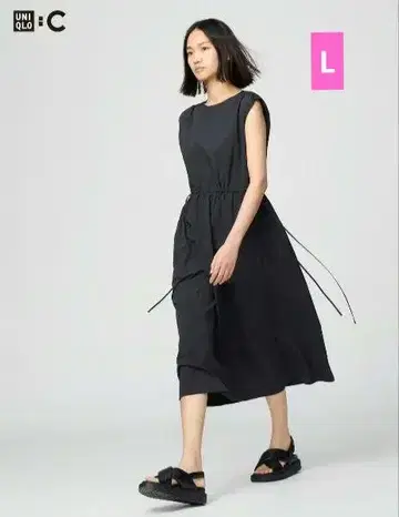 유니클로 C 개더 원피스 슬리브리스