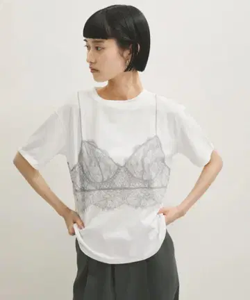 adametrope'femme 프로타고니스타 별주 LANGELIE TEE