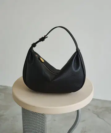 러셋 소가죽 gem 하프문 백