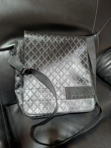 패트릭 콕스 블랙 숄더백