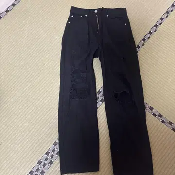 데미지 가공 블랙 스트레이트 진