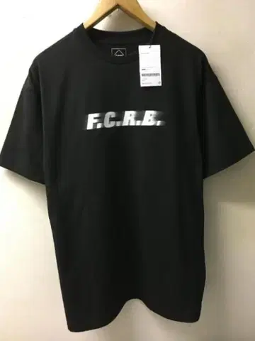 FCRB 25ss 신상 택 포함 속건성 로고 티셔츠 사이즈 L