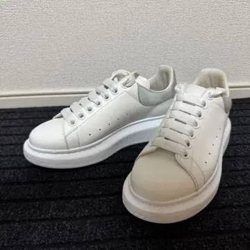 Alexander McQueen 화이트 오버 사이즈 스니커즈