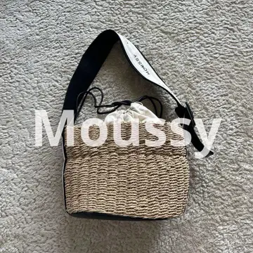 Moussy 마우지 레터링 리본 바스켓 버킷백