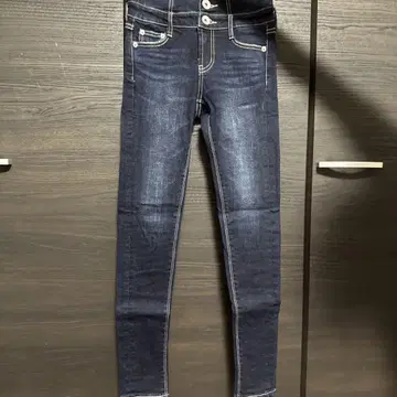 GYDA 스키니 데님 다크 블루 크로스 디자인