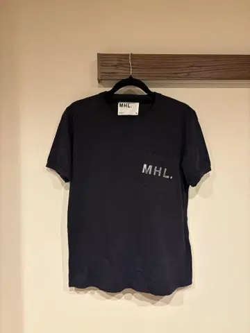 MHL. 네이비 포켓 부착 티셔츠 M