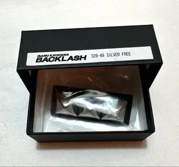 새상품 BACKLASH 가죽 스터드 핀 배지/백 러쉬 실버 라이더