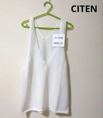 CITEN 화이트 V넥 슬리브리스