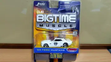DUB CITY '65 포드 머스탱 1/64