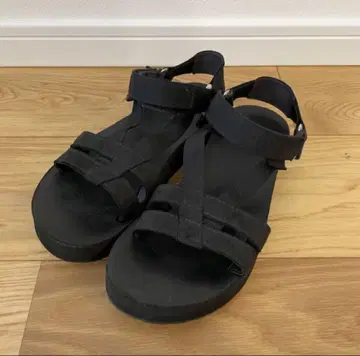 TEVA 블랙 스포츠 샌들 스트랩 포함