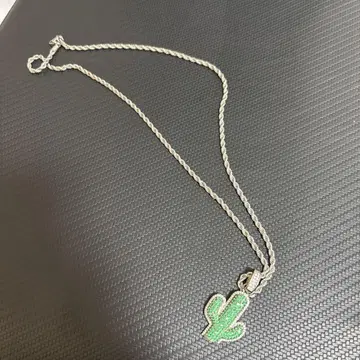 선인장 모티브 목걸이