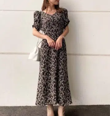 Snidel 꽃무늬 V넥 반팔 롱 원피스 블랙
