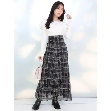 MERCURYDUO 체크 자수 플레어 스커트