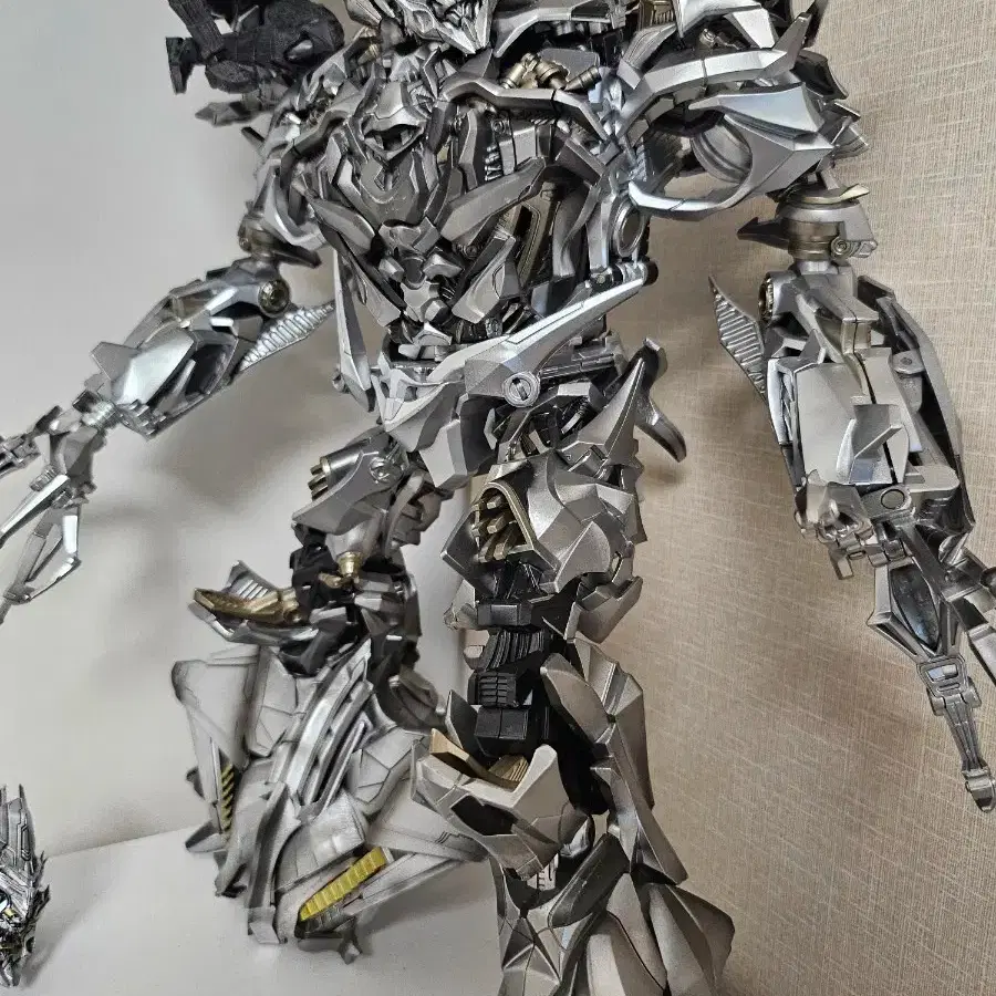 ls12 Megatron + upgrade kits (Transformers) on Bunjang Global Site.