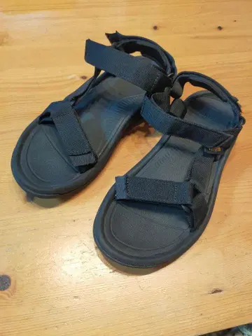 TEVA 허리케인 XLT2 샌들 새상품급!