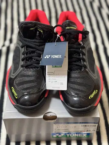 YONEX SHB-02L 테니스화 25.0cm 블랙/레드