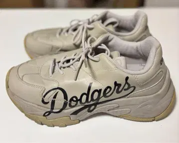 Dodgers 로고 베이지 스니커즈