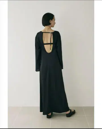 M_ 엠 언더바 원피스 블랙