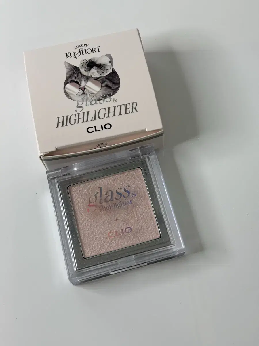 Clio Glass & Highlighter Moonbeam Dewdrop