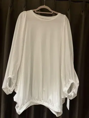 택 포함 새상품 크로셰 CLOCHE 돌먼 슬리브