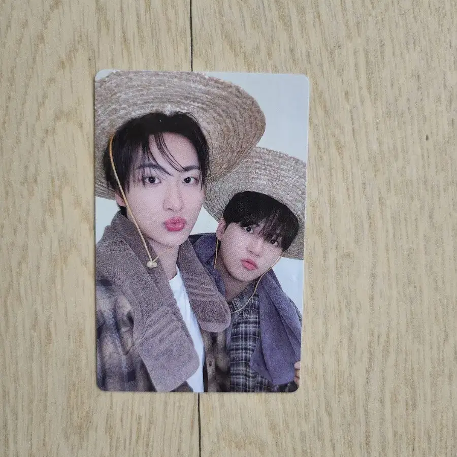 ATEEZ | 에이티즈 Ateez TokTok Young Farmer Unit poca Oldest