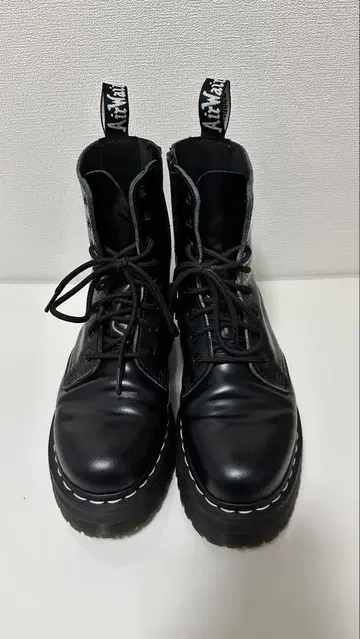 Dr.Martens 8홀 화이트 스티치 통굽