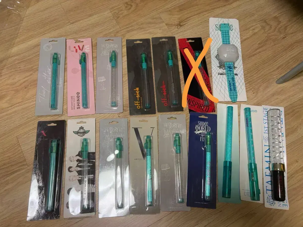 (Price Reduced) Selling multiple Shinee lightsticks, Jonghyun, Taemin, Group