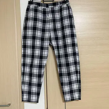 Bershka 루즈핏 체크 무늬 슬랙스