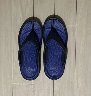 Crocs 비치 샌들 네이비