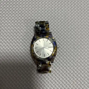 NIXON 멀티 컬러 아날로그 손목시계