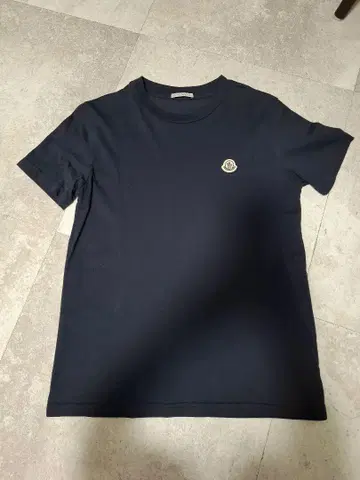 정품 MONCLER 반팔 티셔츠
