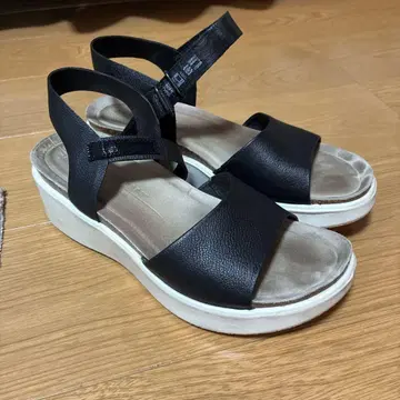 ECCO 블랙 웨지 샌들 39