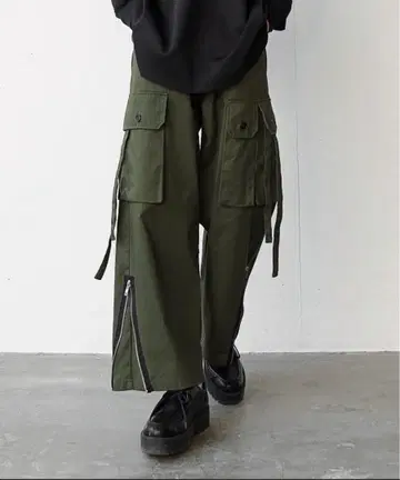 Casper John 올리브 그린 카고 팬츠 와이드 실루엣
